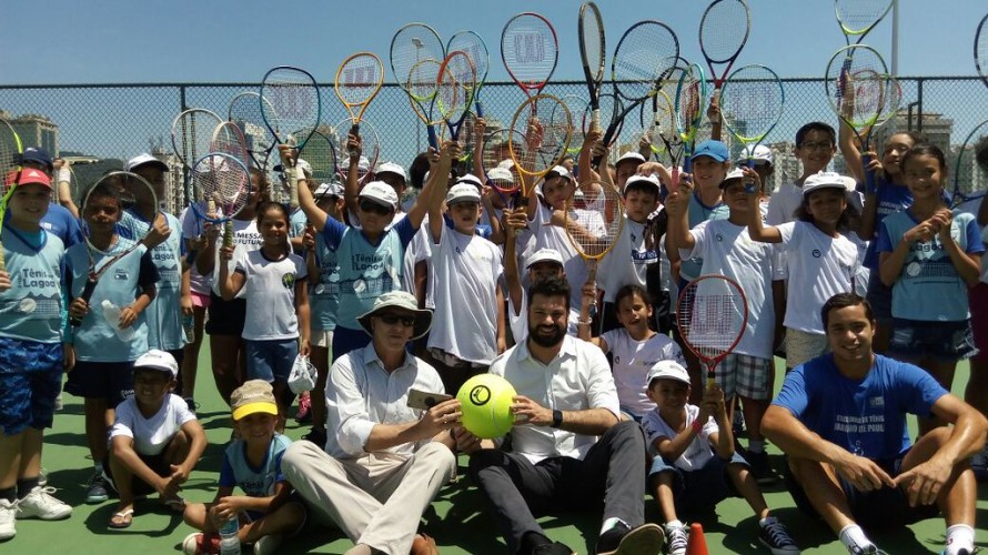 Projeto social no Parque Olímpico. Escolinha de tênis (2)